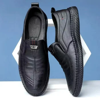 Дишаща бизнес кожа мъжки обувки лято приплъзване на мокасини мъже ежедневни кожени обувки черни апартаменти шофиране обувки мокасини