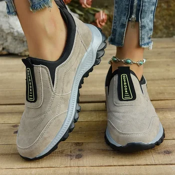 Есен Двойка причинно-следствени обувки за ходене Нова плитка светлина приплъзване на платформа обувки за мъже на открито нисък връх дамски ниски топ маратонки