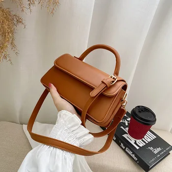 Плътна цветна чанта от висок клас 2023 Лятна нова мода Чанта за рамо на момичета Висококачествена и проста чанта за кръстосано тяло