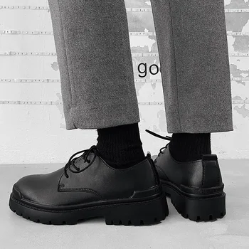 Стилист Кожени обувки Мъжка есен 2023 Нов бизнес Официално облекло Британски мъжки обувки Платформа Ежедневни Brogue модни обувки