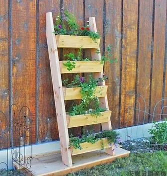 Стойка за цветя, дървена многоетажна вътрешна комбинация, външна платформа за домакинство, стълба, сочен зелен балкон от репички, под-